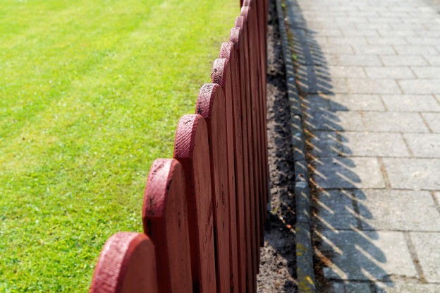 How to Choose the Right Garden Fence Panels | eDecks